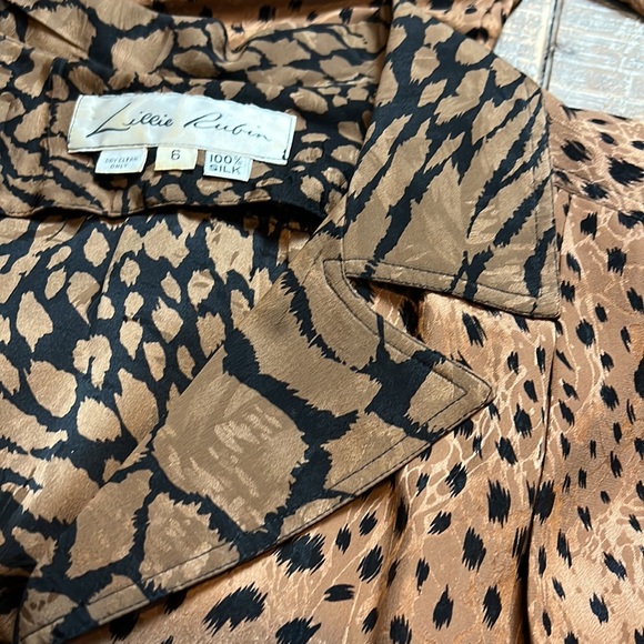 Vintage Lillie Rubin silk animal print top. Size 6. - Picture 8 of 8